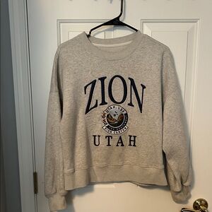 Abercrombie & Fitch Gray Zion Utah Crewneck Sweater